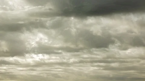 Warm Sky Clouds Timelapse with Sunshine 4K Vidéo 111366582