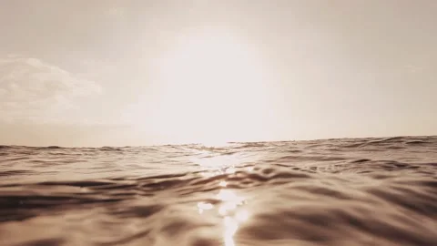 Warm sunset over dark ocean waves Vídeo Stock 151333399