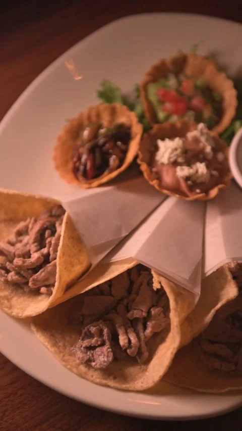 Warm video of three tasty doner kebabs filled with meat. Stock Footage 217575562
