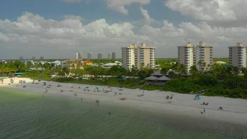 Warm winters in Naples Beach Florida Vidéo 116446110