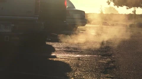 Warming the engine, tailpipe exhaust Stock-Footage 41928547