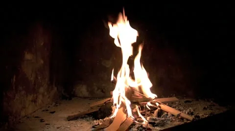 Warming hands by fire Video stock 952656