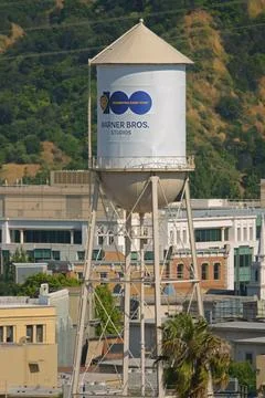 Warner Bros. Studios 100 Years Logo Unveiled in 2023 Stock-Fotos