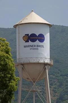 Warner Bros. Studios 100 Years Logo Unveiled on the Water Tower in 2023 Stock-Fotos