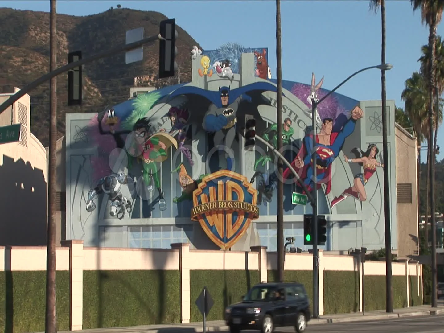 Warner Brothers Studio Mural | Stock Video | Pond5