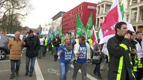 Warning strike and demonstration for higher wages Видео 49121650