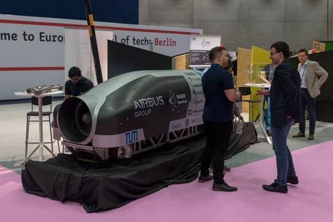  WARR Hyperloop. CUBE Tech Fair, die Technologie Startup Messe in Berlin. ... Stock Photos