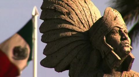 Warrior Statue in Mexico with Mexico flag Video stock 298920