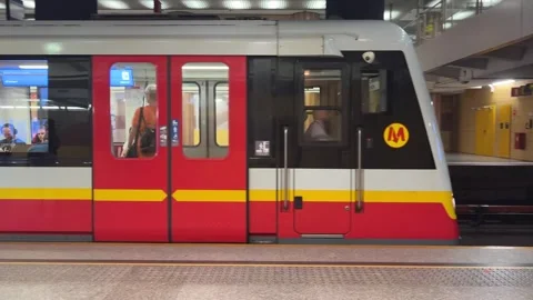 Warsaw Metro Centrum Video stock 280548640
