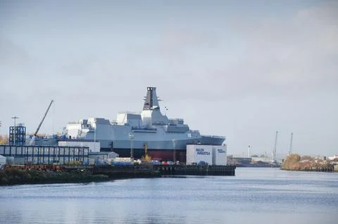 Warship frigate construction in progress at BAE Systems on the River Clyde Stock Photos