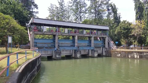 Waru Turi intake weir gate made of steel 스톡 동영상 205464236