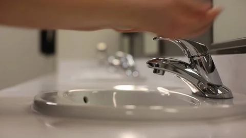 Wash Hands at Sink Vídeo Stock 90237086