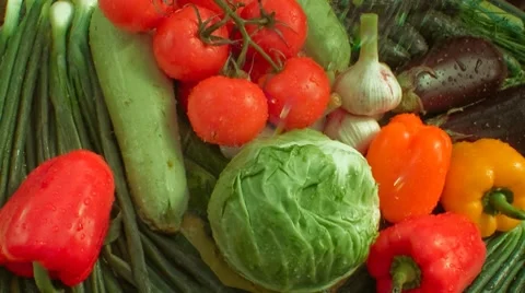 Wash vegetables, drop water Stock Footage 8646787