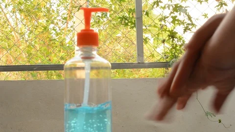 Washing with alcohol gel Stock Footage 127637880