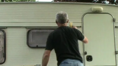 Washing caravan side Video stock 398500