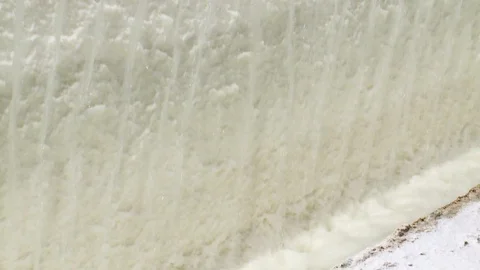 Washing of cellulose Stockbeeldmateriaal 105168554