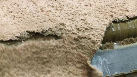 Washing of coniferous pulp Stockbeeldmateriaal 105170832