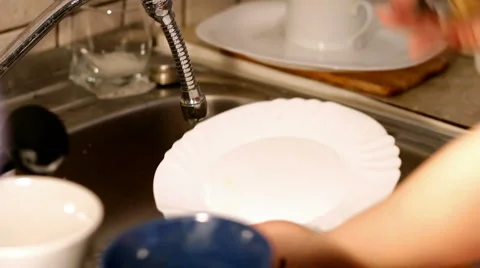 Washing the dishes  Video stock 1090156