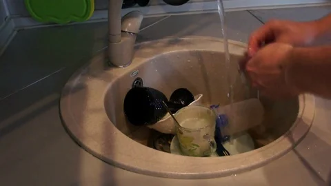 Washing dishes Stock Footage 79318067