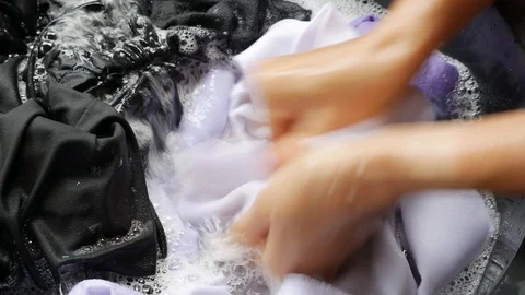 Washing by hand 库存影片 115118536