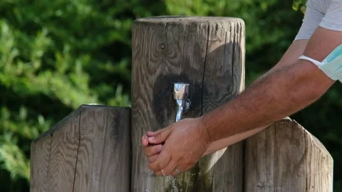 Washing hand, in park Stock-Footage 170772015