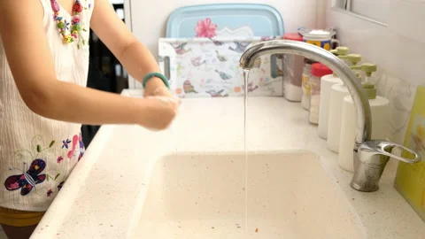 Washing hands Stock-Footage 134514457