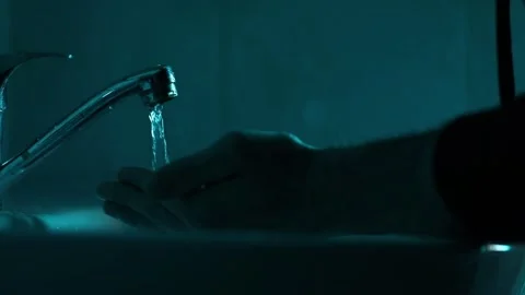 Washing hands  under the lights 8 Video stock 317952027