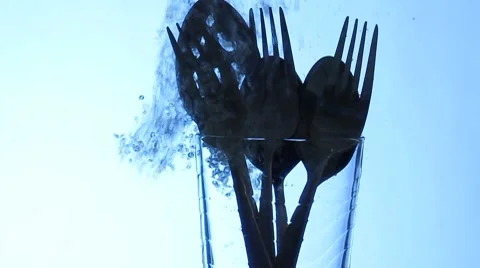 Washing kitchen utensil 스톡 동영상 8633647