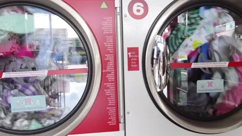 A washing machine on power Stop working on rainy days Vídeos de archivo 139499072