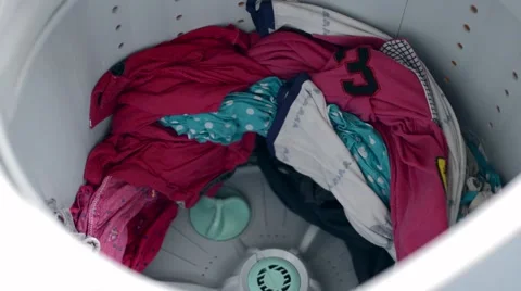 Washing machine washes clothes Видео 50031626