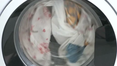 A washing machine that works in the spinning process, wring the laundry, 스톡 동영상 130977833