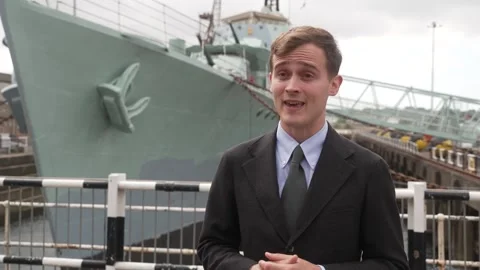 Washington backs plan to keep ‘iconic’ Thames shipwreck masts in the UK Vídeo Stock 339561029