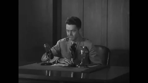WASHINGTON DC - 1952 - USAF Major General John Samford insists that recent UFO Stockbeeldmateriaal 264653222