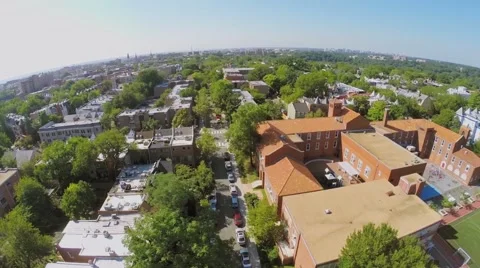Washington DC with Elementary School in residential neighborhood 動画素材 48952465