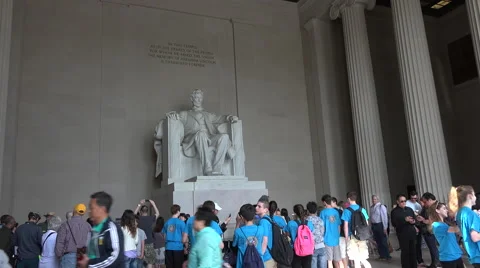 Washington DC Lincoln Memorial inside tourists school trip 4K 库存影片 49944311