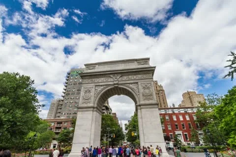 Washington Square Park Arch Timelapse in Manhattan, NYC, USA in 4K 스톡 동영상 11760252