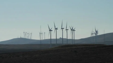 Washington wind farm on a clear, cold fall afternoon 스톡 동영상 32246062