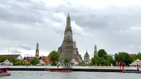 Wat Arun seen from Chao Phraya River, Bangkok, Thailand Vídeos de archivo 287601855