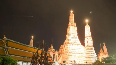 Wat Arun, Temple of the dawn in Bangkok, Thailand. Video stock 82156458
