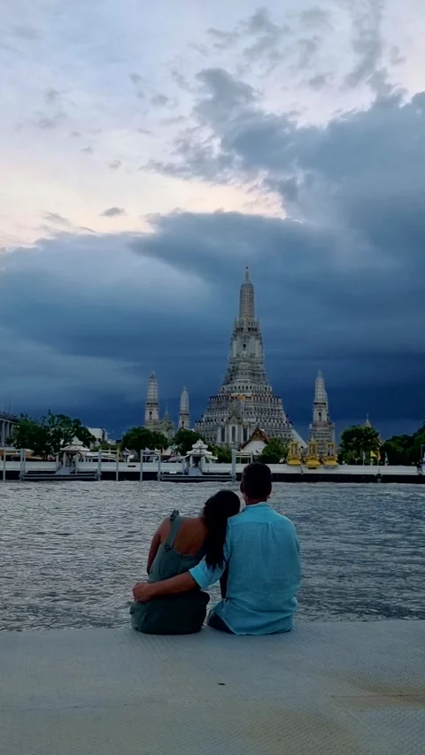 Wat Arun The Temple of Dawn Landmark of Bangkok, Thailand Vidéo 201574228