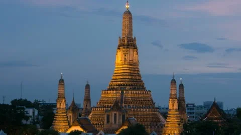 Wat Arun (Thai วัด อรุณ) Sunset Time Lapse, Thailand, Bangkok Stock Footage 11192095