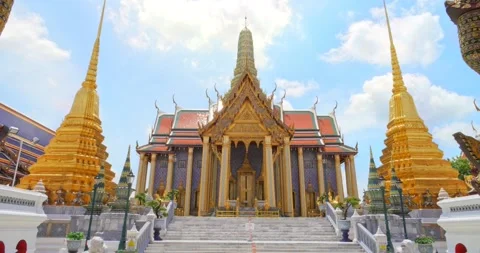 Wat Phra Kaew or Emerald Buddha Temple in Bangkok Thailand. 스톡 동영상 150475886