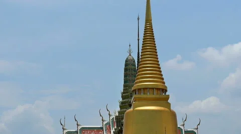 Wat pra kaew panning down video in Grand palace, Bangkok, Thailand. Stock Footage 53196237