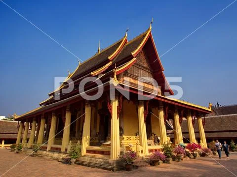 Wat Si Saket is a Buddhist Temple which formerly held the Emerald Buddha. Tra Stock Photos