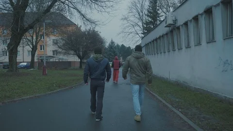 Watch or attack a person 库存影片 106342225