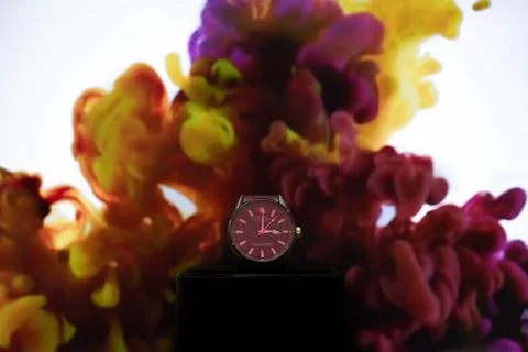 The watch 스톡 사진