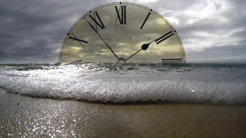 Watch quickly go. Time Lapse Clock. Sea Timelaps Vídeo Stock 74804878