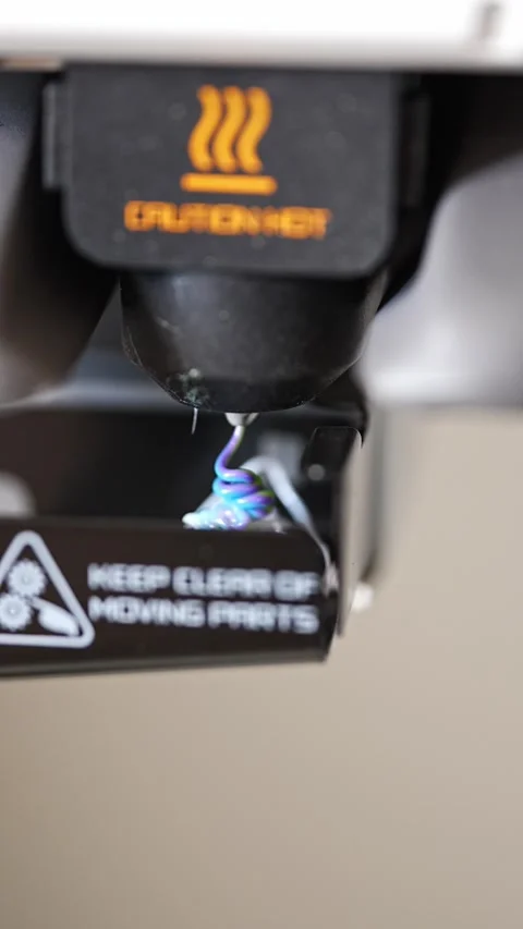 Watching a 3D printer create designs in real time Stock-Footage 344422303
