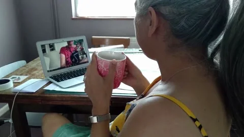 Watching online class Vidéo 131263457