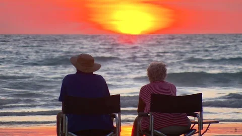 Watching Sunset Video stock 84126652